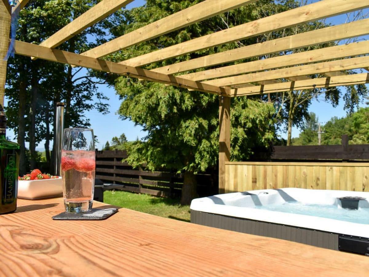Rowanlea Lodge With Hot Tub Marykirk Екстериор снимка